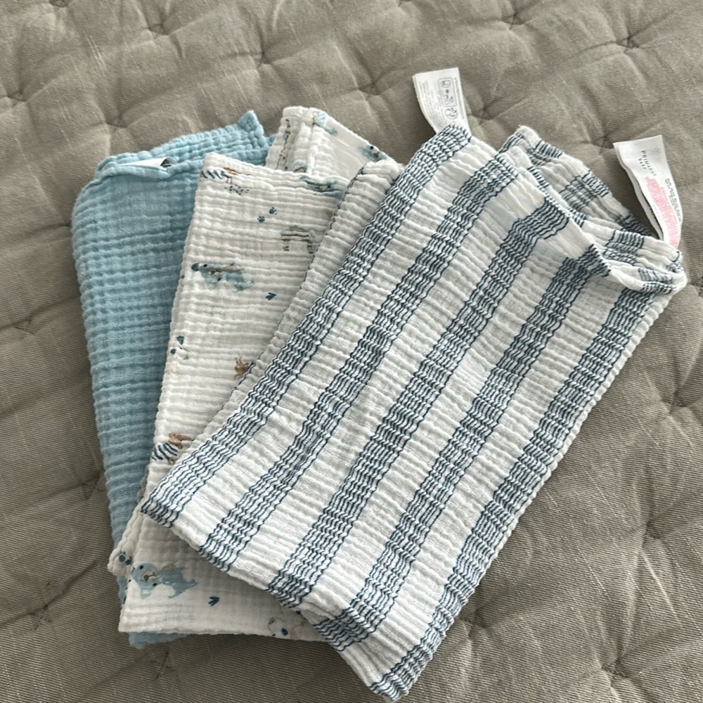 Primark baby Burp clothes -set of 3/ 100% cotton